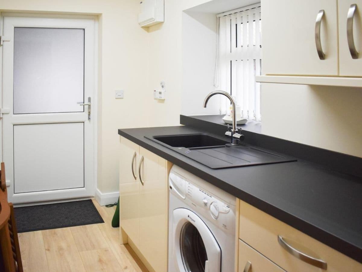 Rose Cottage Captivating 1-Bed Cottage in Bangor Esterno foto