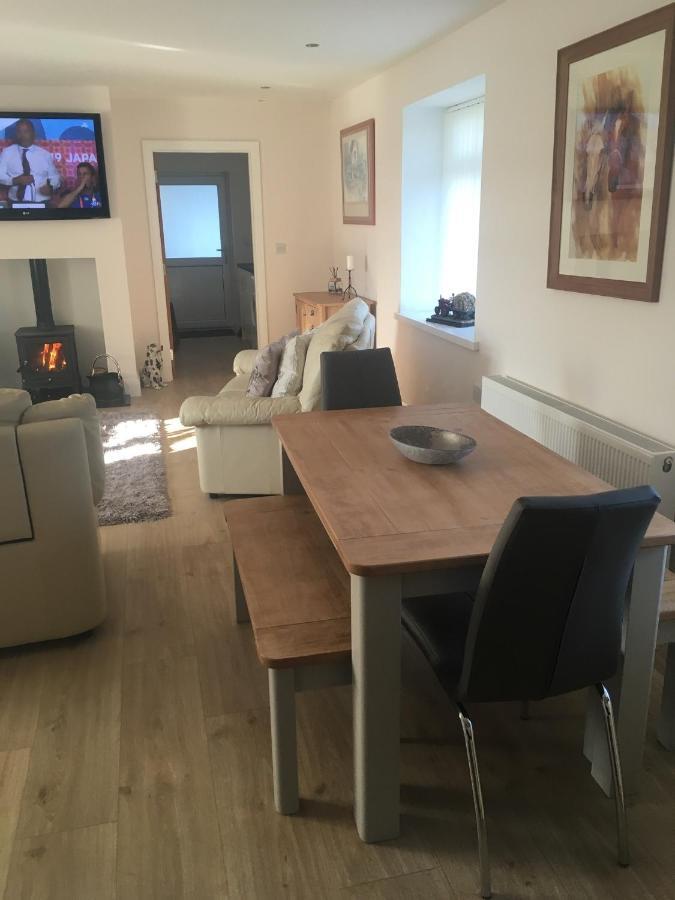 Rose Cottage Captivating 1-Bed Cottage in Bangor Esterno foto