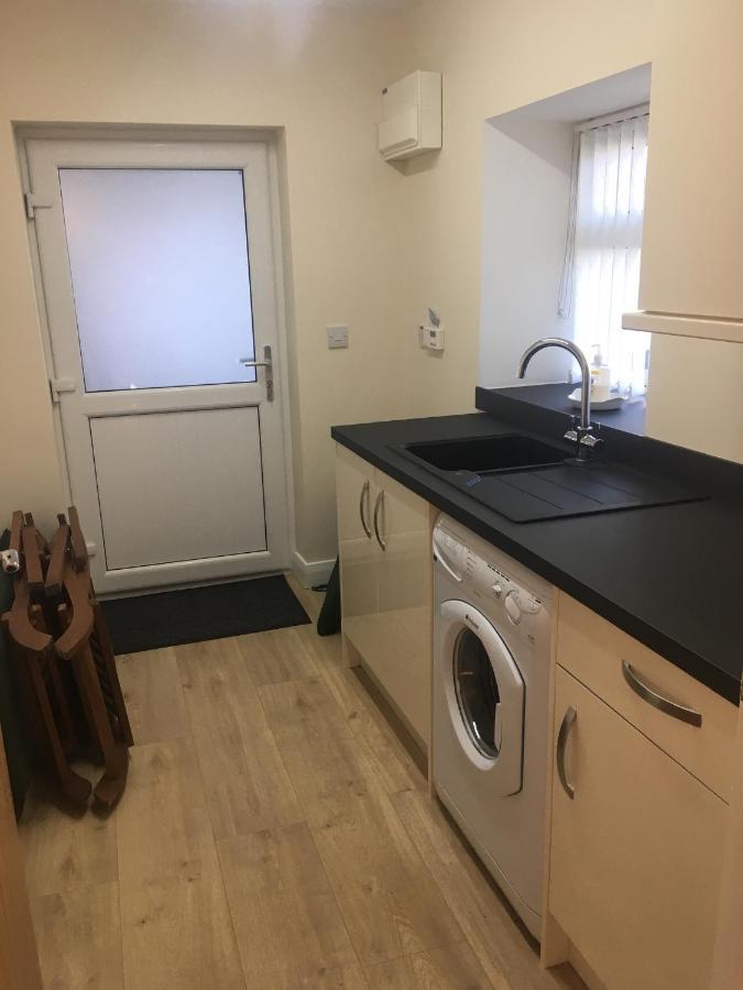 Rose Cottage Captivating 1-Bed Cottage in Bangor Esterno foto