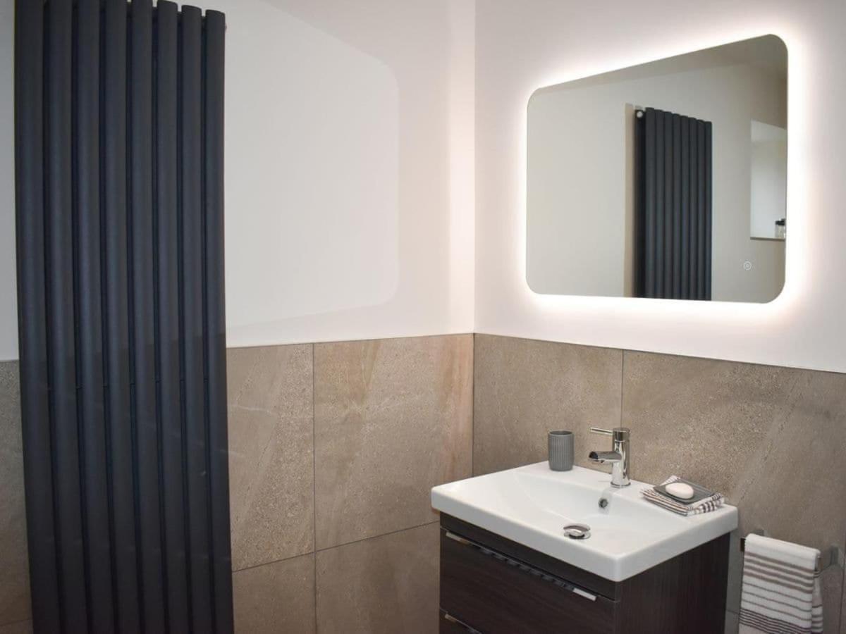 Rose Cottage Captivating 1-Bed Cottage in Bangor Esterno foto